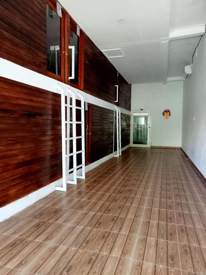 Tara Hostel Batununggul Exterior photo